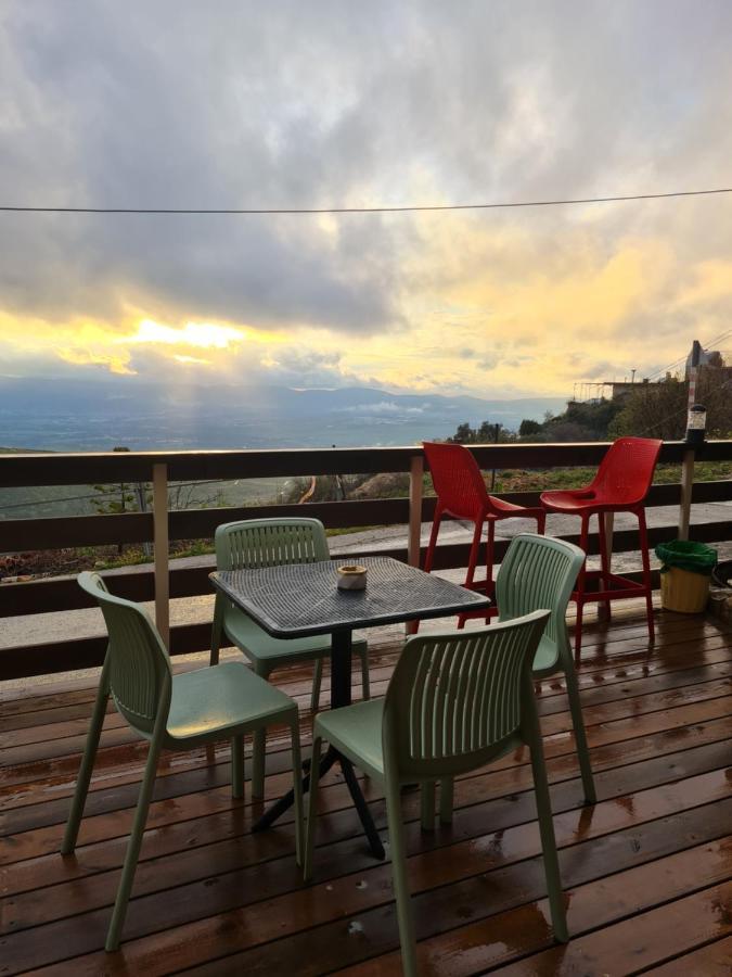 Sunset B&B Ein Kinya Екстериор снимка